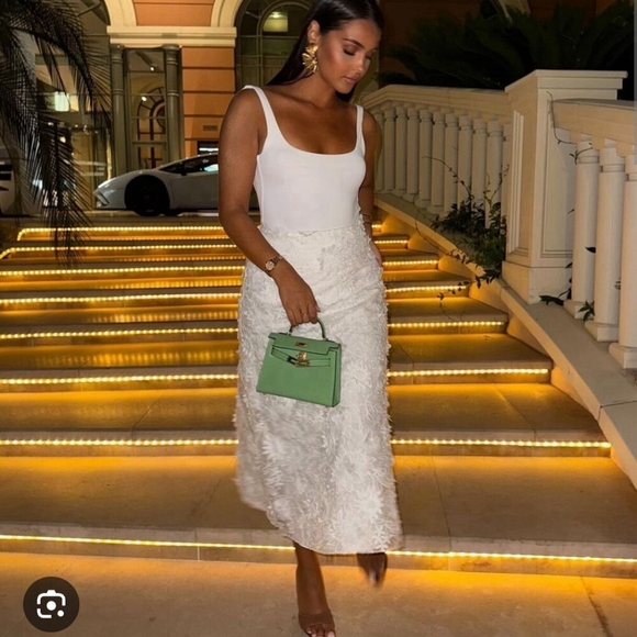 Zara Dresses & Skirts - EMBROIDERED MIDI SKIRT ZW COLLECTION SIZE M